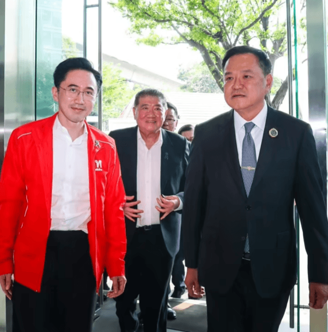 พรรคเพื่อไทย เดินทางไปหนุน พรรคภูมิใจไทย จัดตั้งรัฐบาล