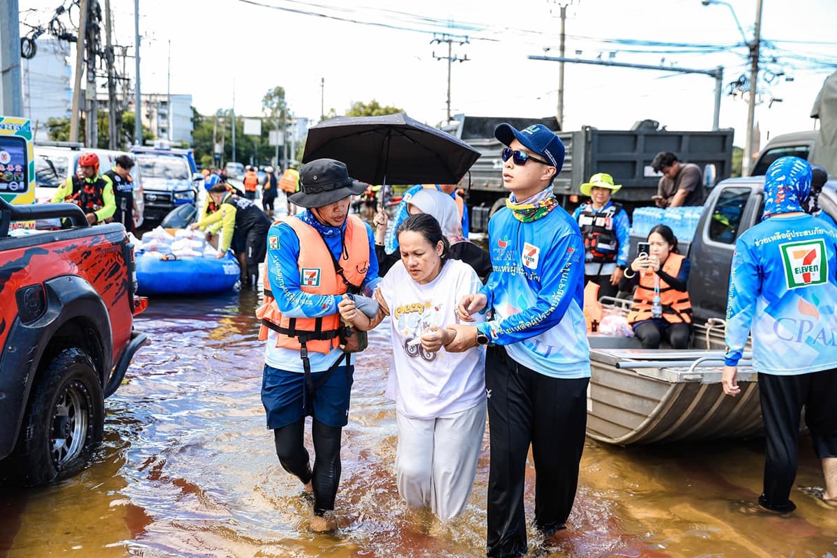 7eleven-klongchan-flood-SPACEBAR-Photo02.jpg