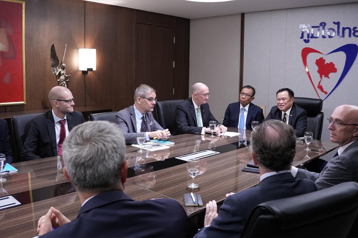 Ambassadors_of_15_EU_countries_met_with_Anutin_SPACEBAR_Photo02_8e3b0398f4.jpeg