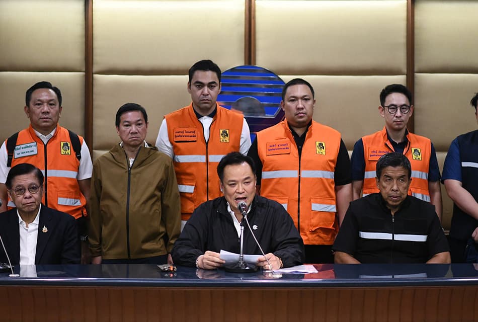 ‘นายกฯ’ ให้คำมั่น นำความปกติสุขกลับคืน ระดมรับมือน้ำท่วม ลงพื้นที่ให้กำลังใจ ปชช.