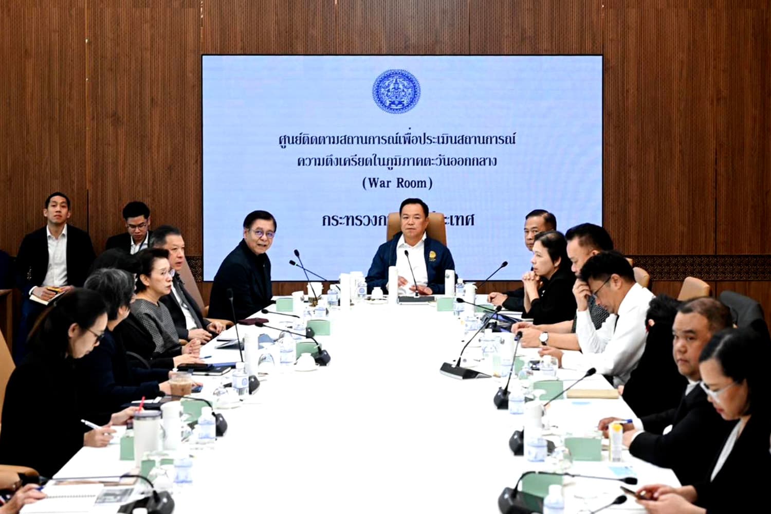 ไทยแลนด์เฟิร์ส! ‘อนุทิน’ ยันน้ำมันเพียงพอไม่ถึงขั้นวิกฤต - เร่งอพยพ ‘คนไทย’ ในอิหร่าน 300 คน