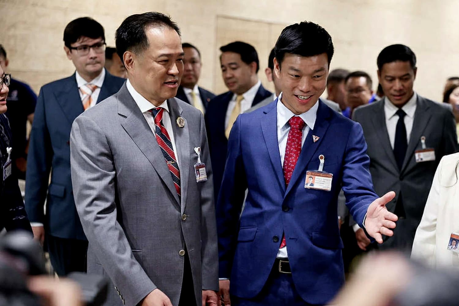 ‘เพื่อไทย’ ยื่นศาล รธน. ฟัน ‘ณัฐพงษ์-อนุทิน’ พ้น สส. ปมทำ MOA แลกโหวตนายกฯ
