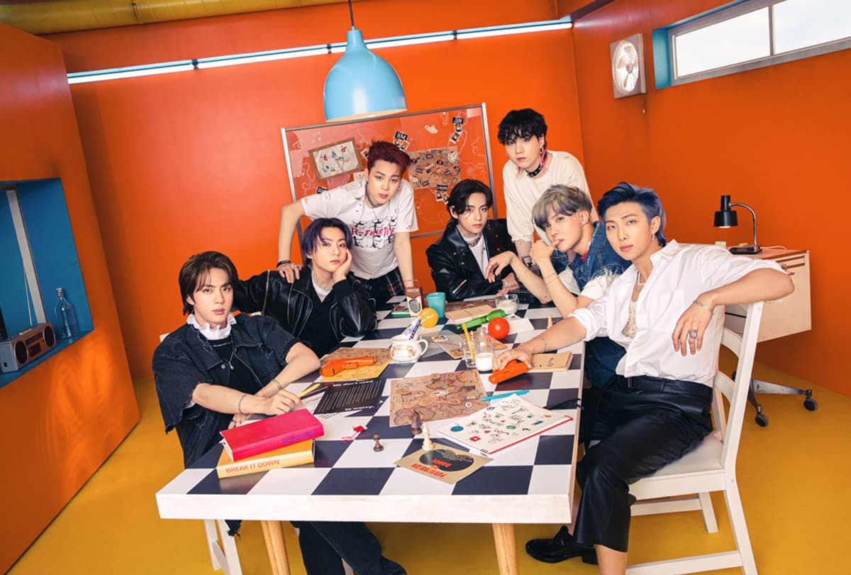 BTS_Are_Releasing_A_Book_SPACEBAR_Photo01_f0343d4f78.jpeg
