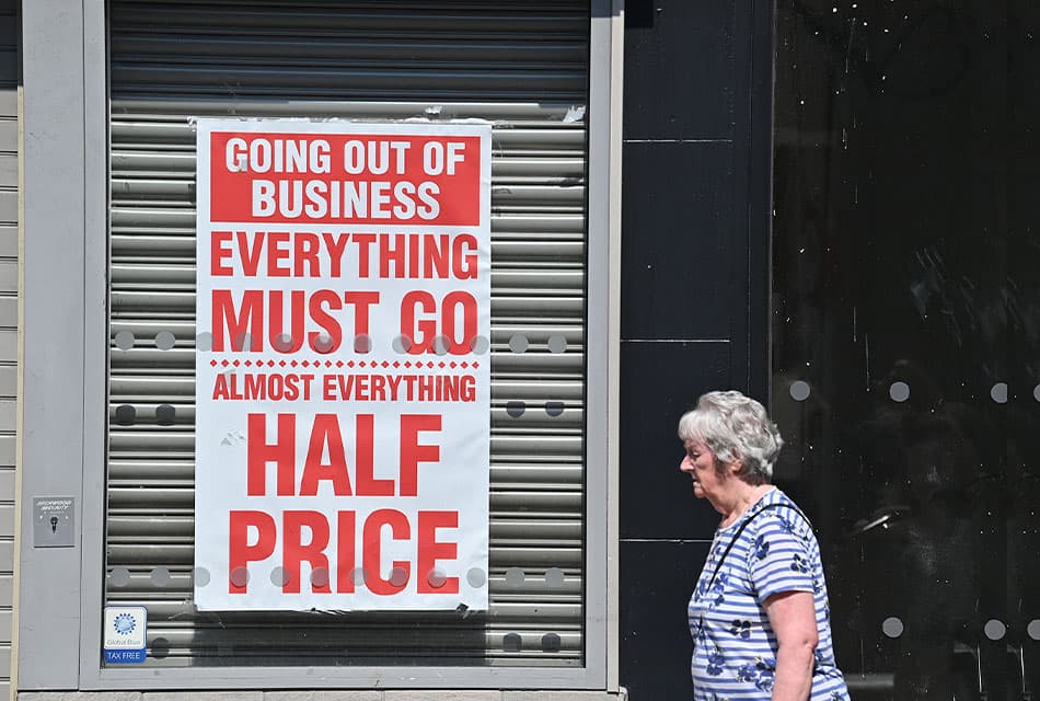 BUSINESS_what_is_recession_and_how_it_impact_us_SPACEBAR_Thumbnail_6c1fb6fc36.jpeg