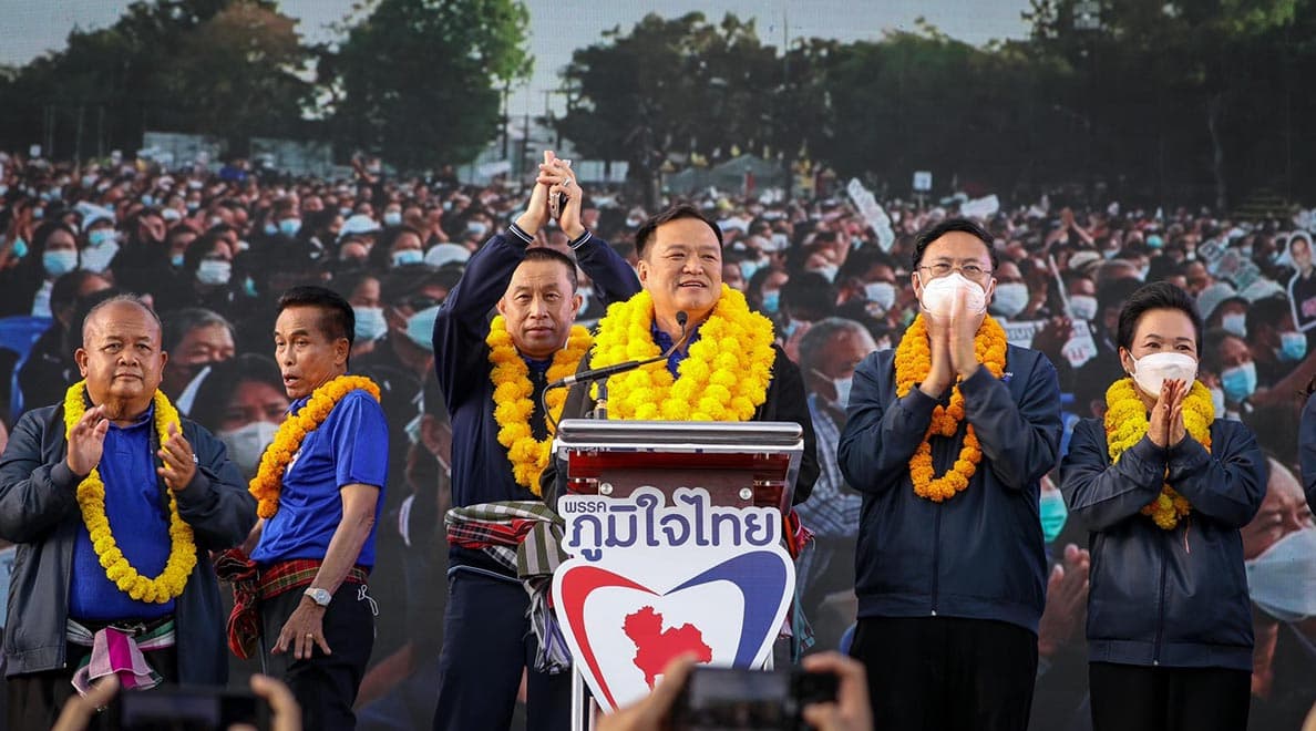 Bhumjaithai_Party_Nakhon_Phanom_Anutin_Supachai_SPACEBAR_Photo04_a880b2232c.jpeg
