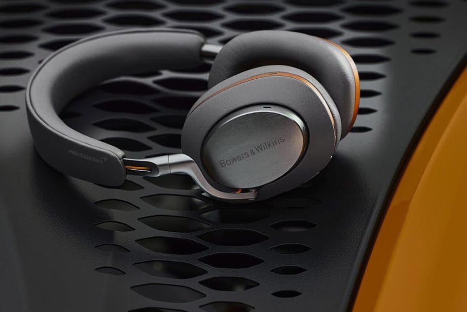 Bowers_Wilkins_Mc_Laren_Automotive_headphone_SPACEBAR_Photo02_34edd388d2.jpeg
