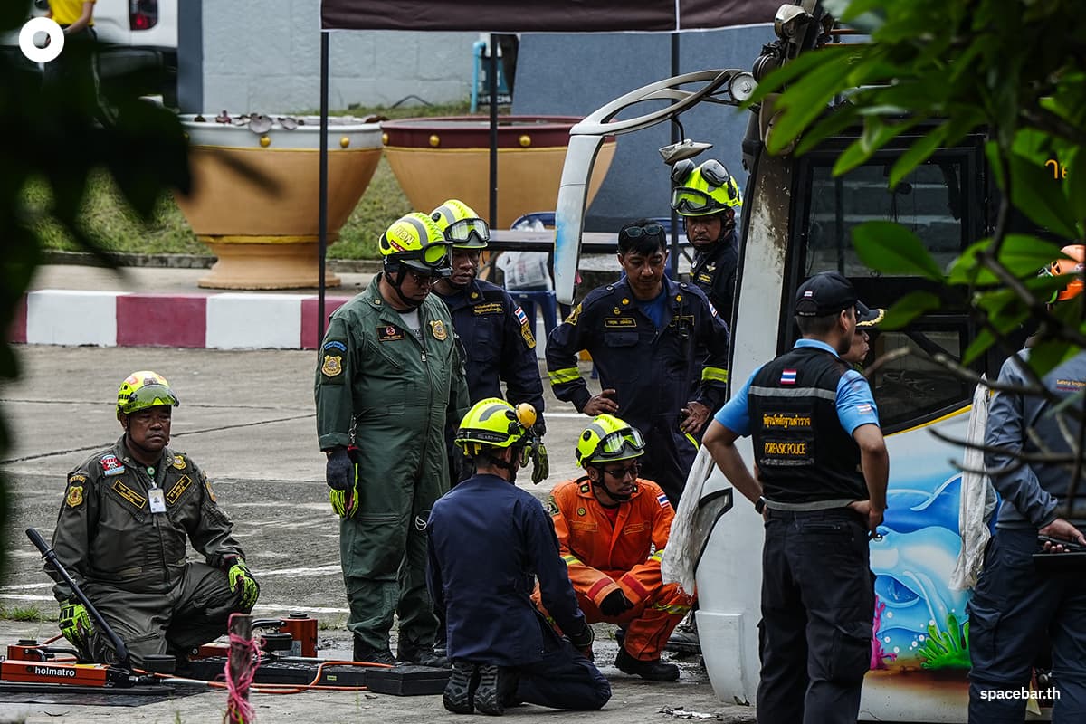 Bus_Accident_Student_SPACEBAR_Photo01_1ed5d1864f.jpg