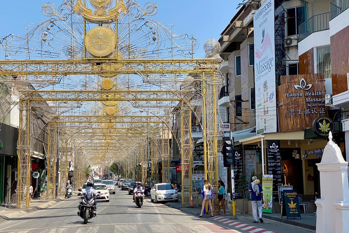 Chinese_restaurant_business_invades_Chiang_Mai_SPACEBAR_Photo01_4ff6f6d8f9.jpg