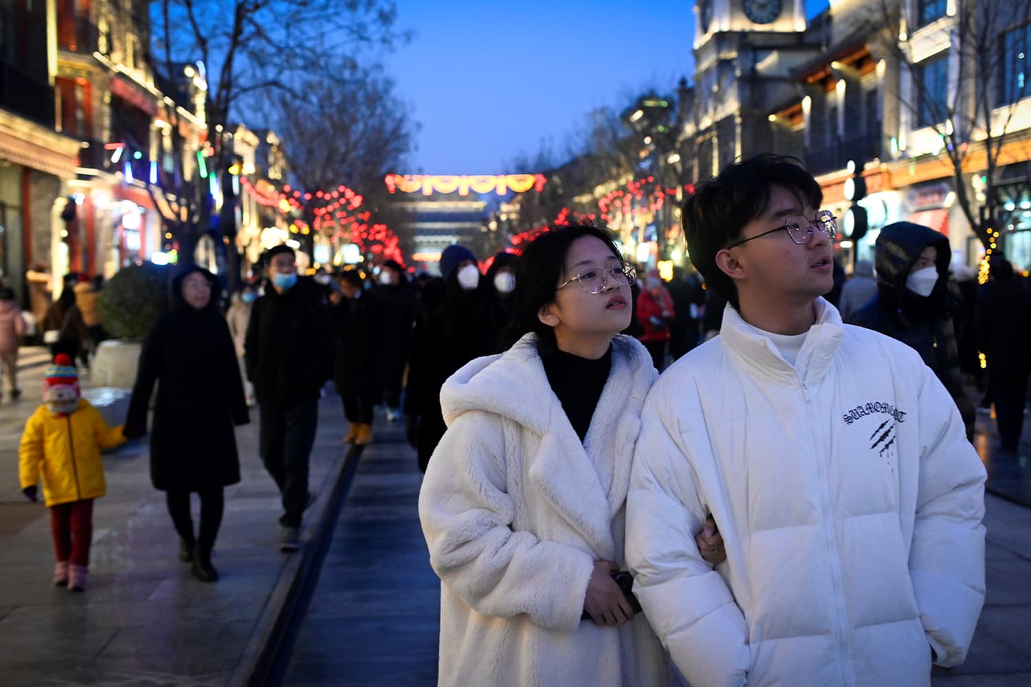 Couples_Chinese_allowed_have_unlimited_children_SPACEBAR_Hero_15adbbefa7.jpeg