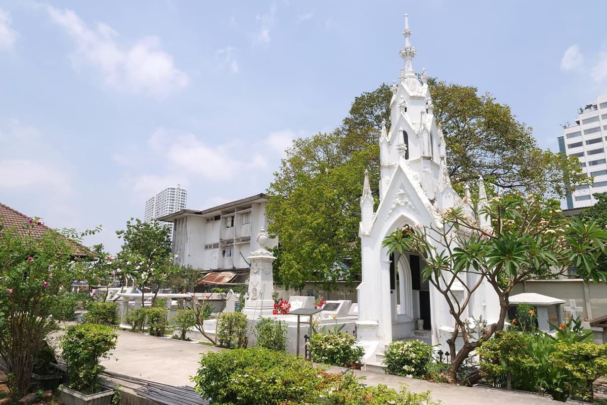 Decode_protestant_cemetery_SPACEBAR_Photo01_08b925b9a6.jpg