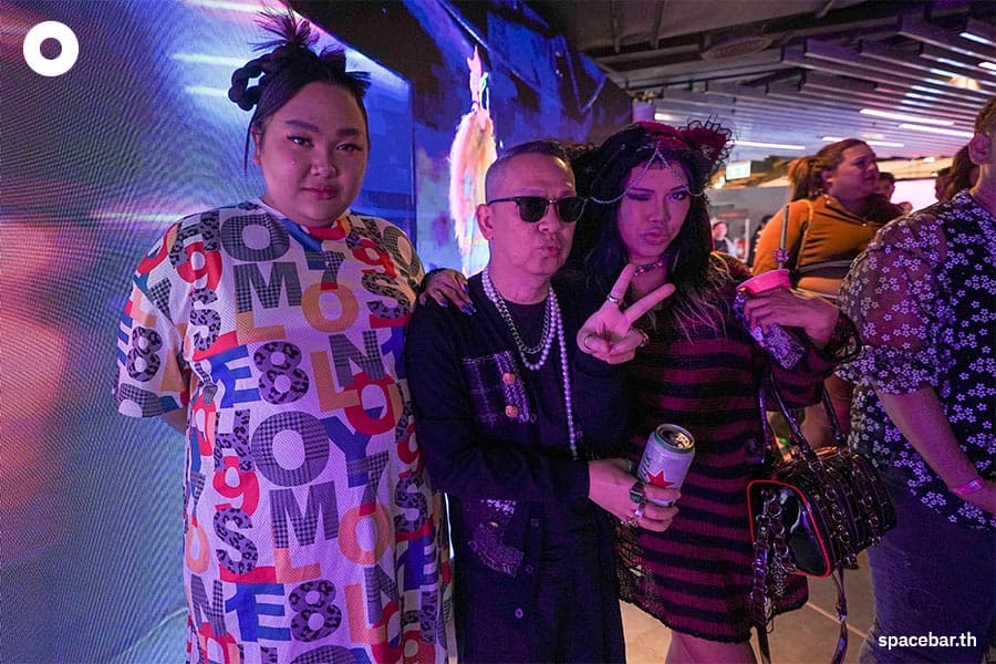 Drag_Race_Thai_Fans_At_Siam_Discovery_SPACEBAR_Photo09_b134e7b675.jpeg