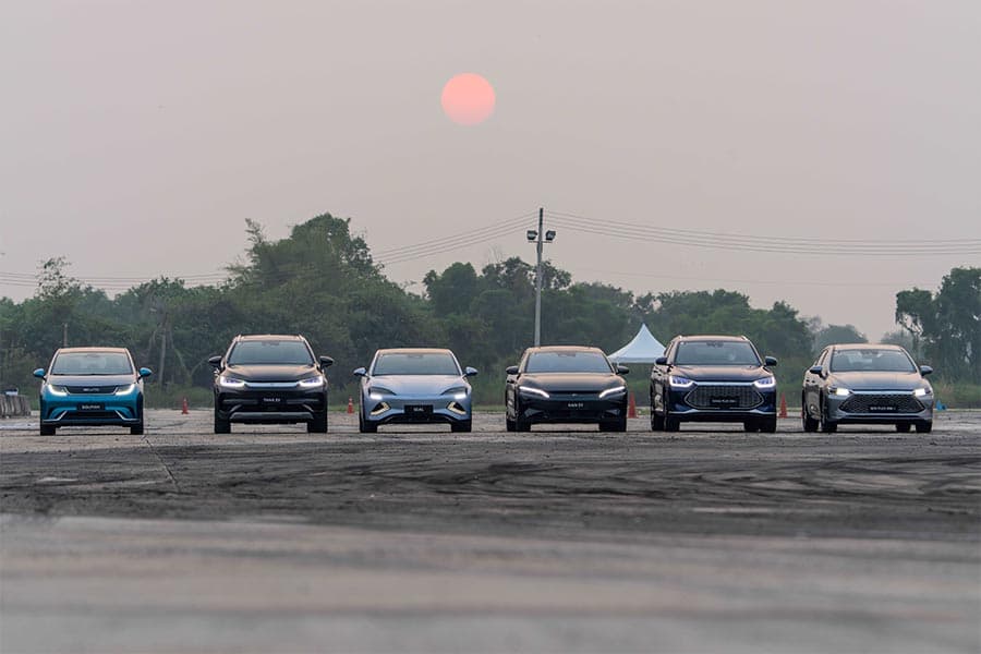 Economy_BYD_Tesla_Car_Auto_China_SPACEBAR_Photo01_97d62de9a7.jpeg