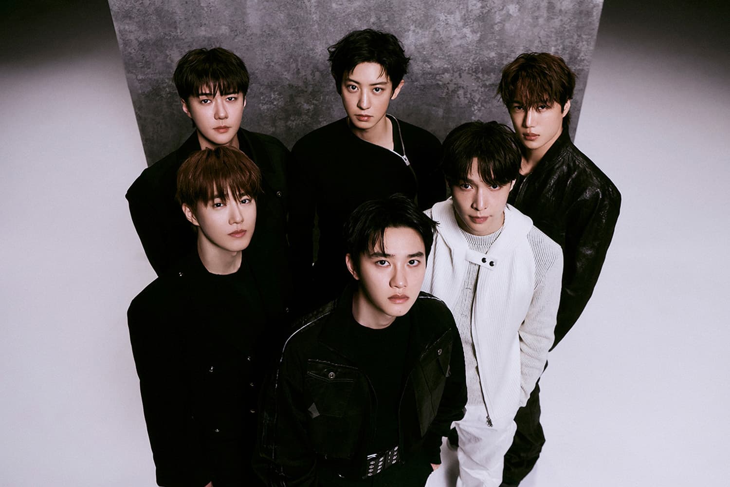 ราชา EXO หวนคืนสู่บัลลังก์ คัมแบ็กในรอบ 2 ปี 6 เดือนพร้อมสวมมงกุฎอย่างทรงพลังในเพลง ‘Crown’
