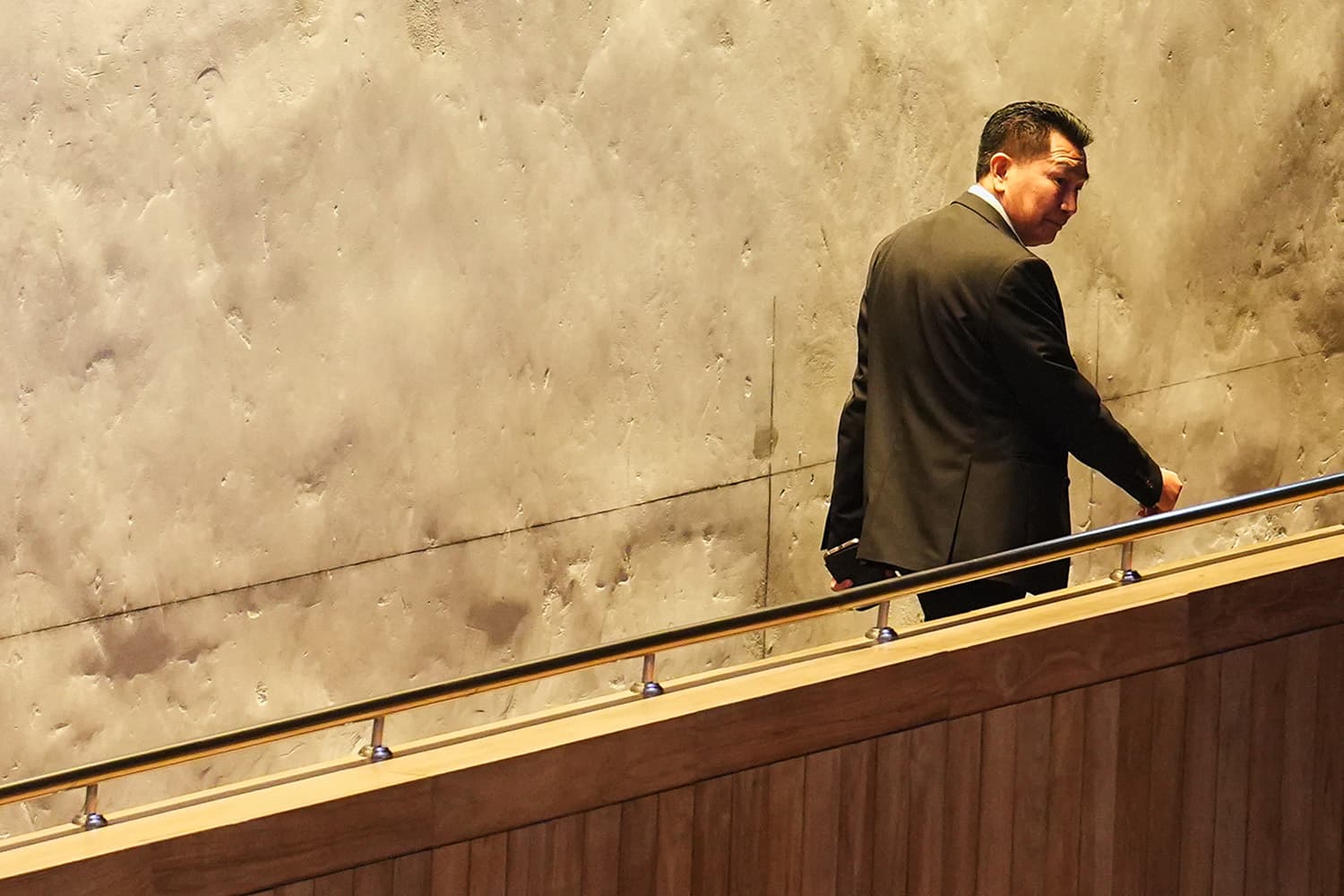 Photo Stroy : ‘ฝ่ายค้าน’ เปิดฉากนับองค์ประชุม ด้าน ‘พิเชษฐ์’ ชิงปิดหนีก่อนล่ม