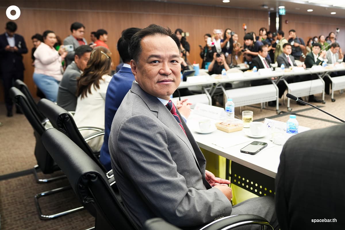 First-meeting-of-the-opposition-parties-Anutin-SPACEBAR-Photo01.jpg