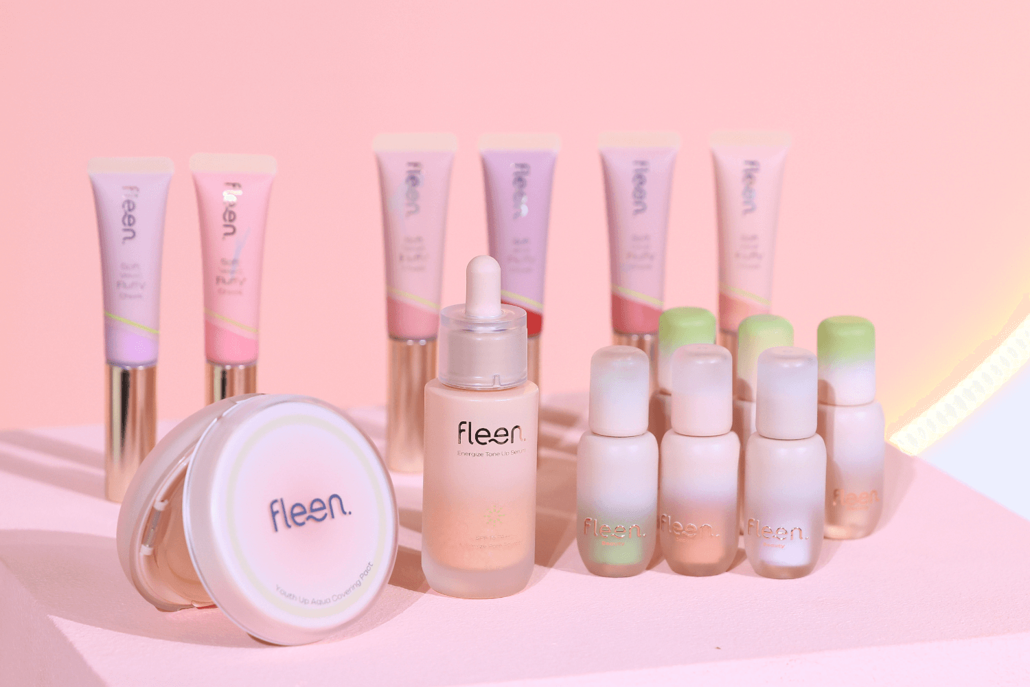 “ออม-สุชาร์” นางเอกสาว ขึ้นแท่นผู้บริหาร ปั้นแบรนด์เครื่องสำอาง “Fleen Beauty”