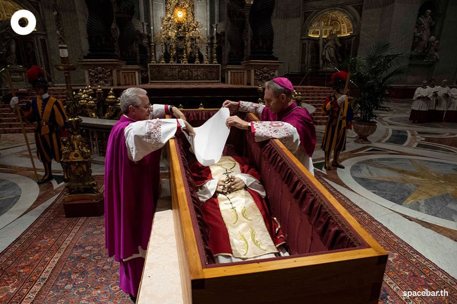 Funeral_for_predecessor_Benedict_XVI_SPACEBAR_Photo02_a1ab8905fc.jpeg