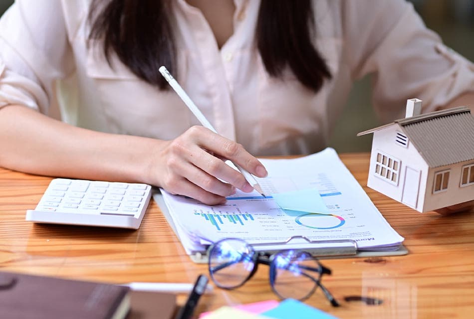 GH_BANK_loan_interest_increase_SPACEBAR_Thumbnail_916d86e68f.jpeg