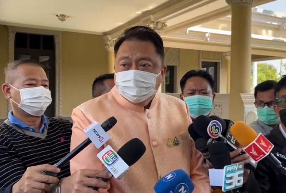General_Prayut_deny_rumors_dinner_with_40_M_Ps_SPACEBAR_Thumbnail_4ee0359e18.jpeg