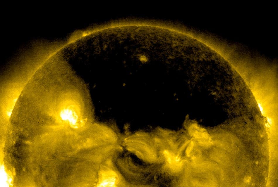 Giant_hole_on_the_sun_could_wreak_havoc_on_Earth_SPACEBAR_Thumbnail_81c818042c.jpeg