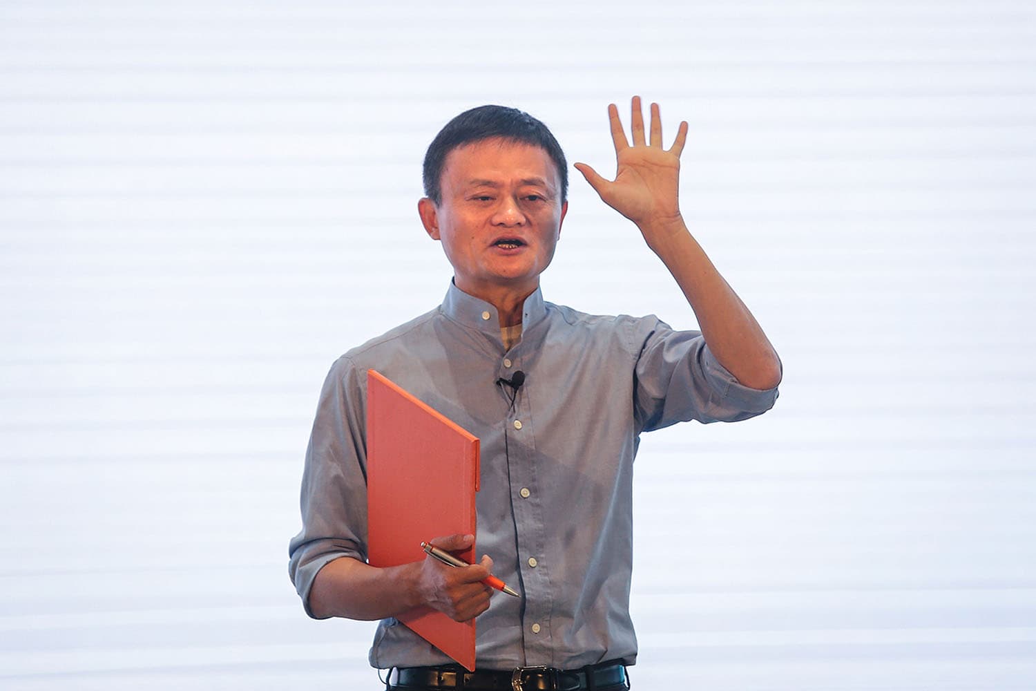 Jack_Ma_makes_rare_public_appearance_in_China_SPACEBAR_Hero_0bd5546684.jpeg
