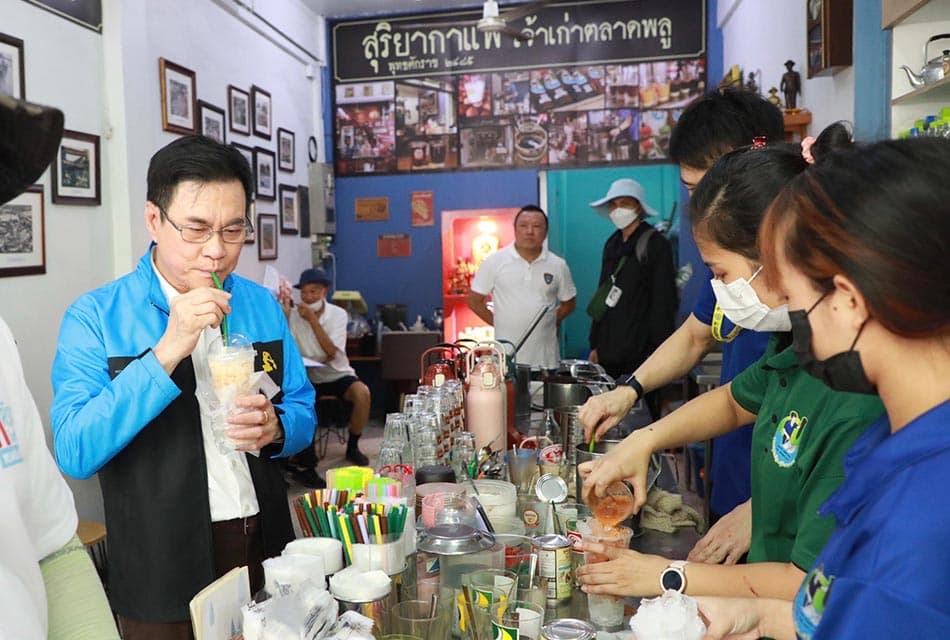 Jurin_sucks_iced_tea_campaigns_on_the_Thonburi_SPACEBAR_Thumbnail_2b289d5a6e.jpeg