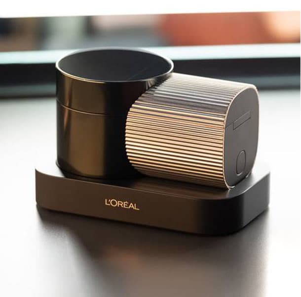 LOREAL_UNVEILS_LIPSTICK_APPLICATOR_SPACEBAR_Photo02_dd1428d252.jpeg