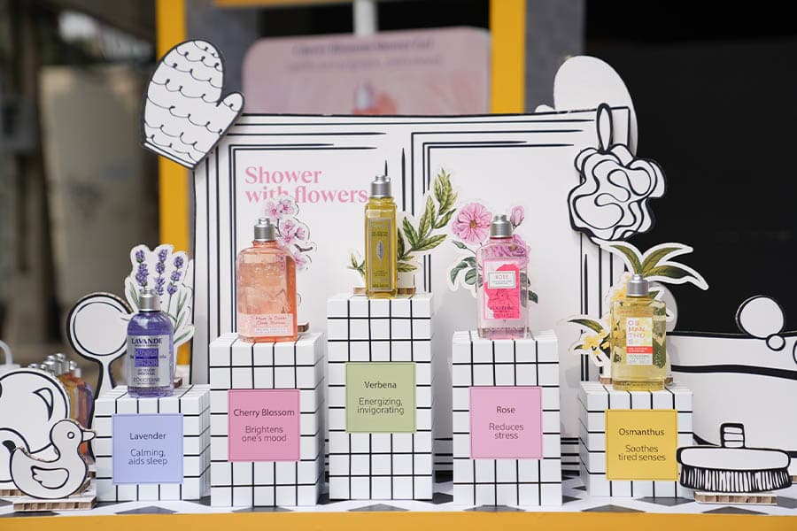 L_Occitane_Shower_with_Flowers_campaign_SPACEBAR_Photo01_3cce8dd601.jpeg
