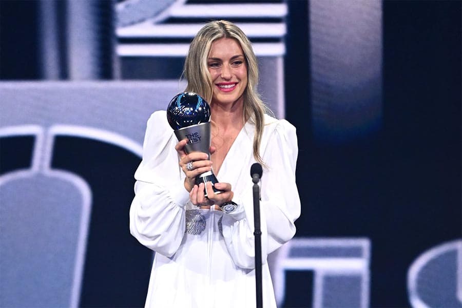 Messi_men_player_award_by_FIFA_The_Best_2022_SPACEBAR_Photo01_cdcf636cb0.jpeg