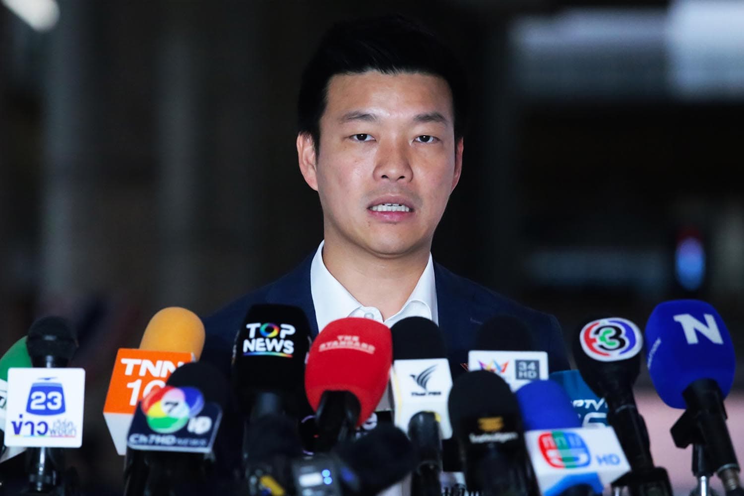 เตือน ‘นายกฯ’ ดูความเหมาะสม การประชุมร่วม 'องคมนตรี'