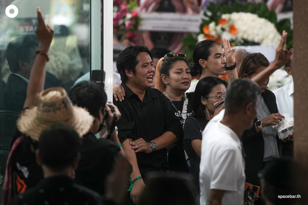 Netiphon_pray_for_funeral_one_day_SPACEBAR_Photo10_d3a6da6c0e.jpg