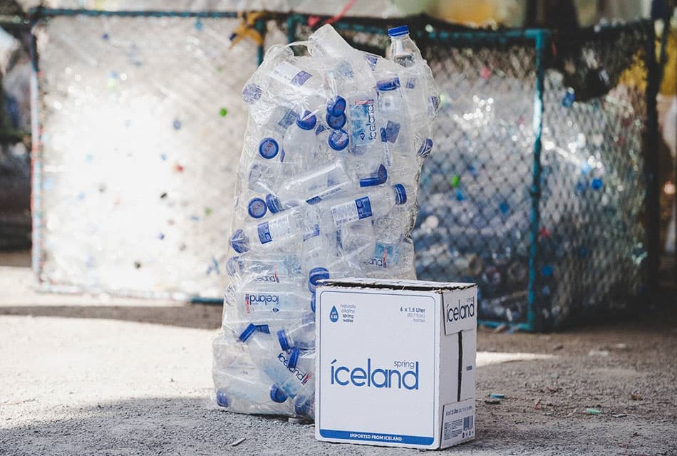 PR_iceland_spring_project_donation_bottle_SPACEBAR_Thumbnail_95fe72e67e.jpeg