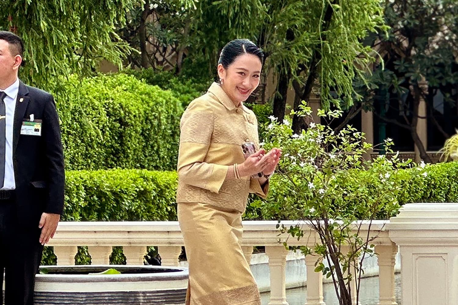 ‘อิ๊งค์’ โผล่ทำเนียบฯ ยิ้มแย้มเข้าประชุมงานเฉลิมพระเกียรติฯ