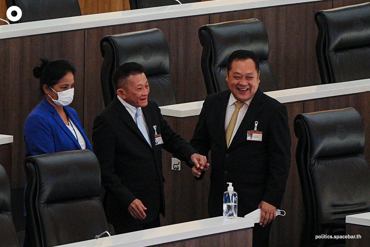 Parliament_First_Day_2023_everyone_so_happy_SPACEBAR_Photo05_a376952f26.jpeg
