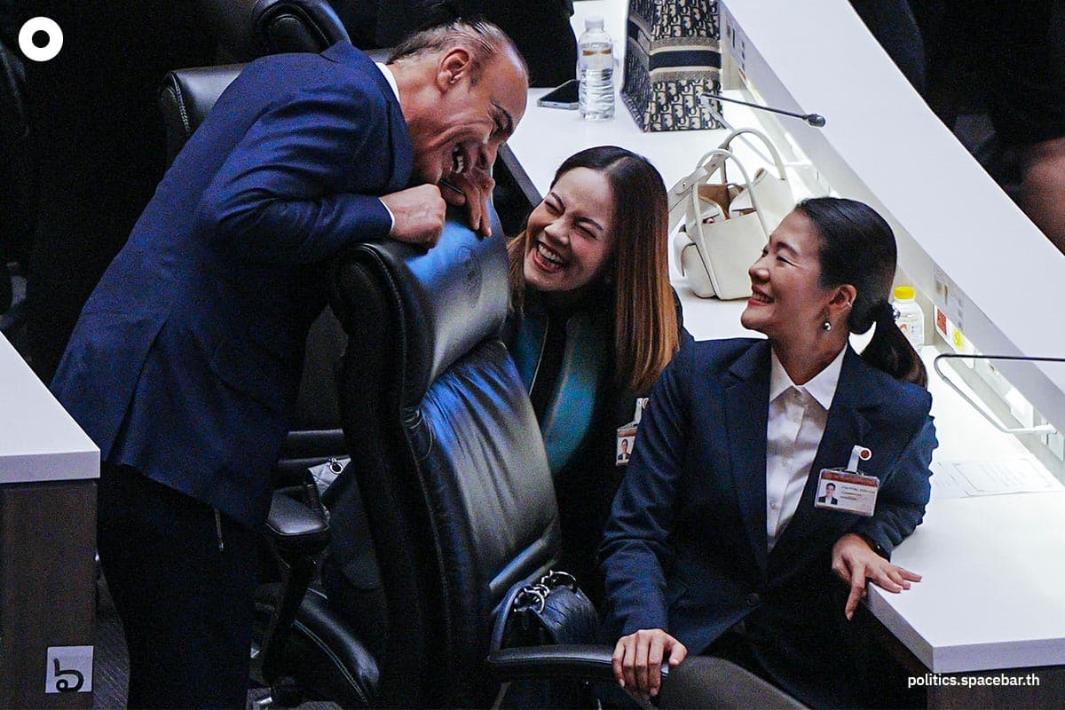 Parliament_First_Day_2023_everyone_so_happy_SPACEBAR_Photo06_582e6c9281.jpeg