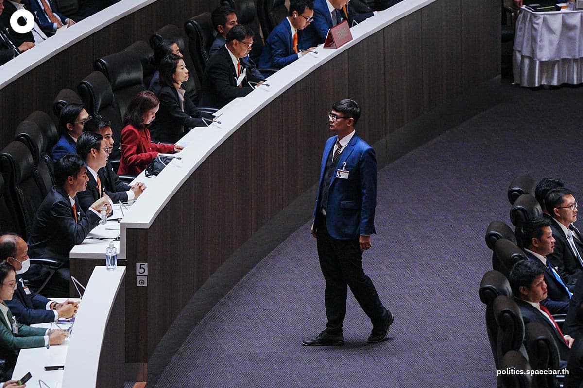 Parliament_First_Day_2023_everyone_so_happy_SPACEBAR_Photo09_56de7fd82f.jpeg