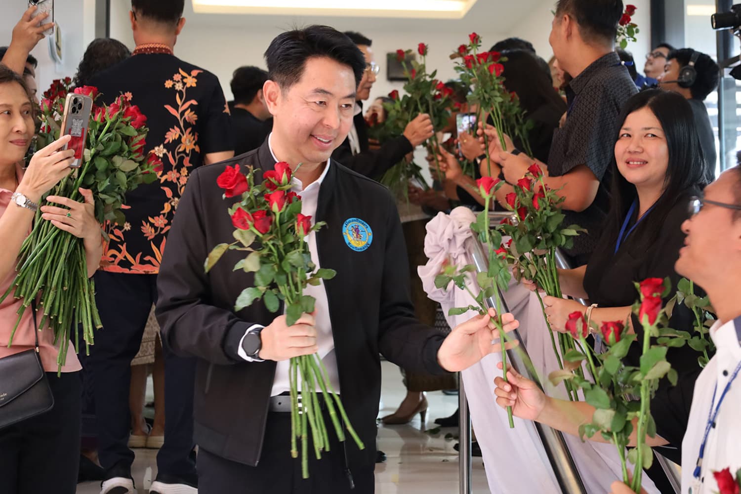 ‘เบียร์ ปรเมศวร์’ หมดวาระ นำทีมเรารักพัทยาลงพื้นที่หาเสียง ประกาศสานงานเดิม-เติมนโยบายใหม่ ลุยต่อศึกเลือกตั้งเมืองพัทยา
