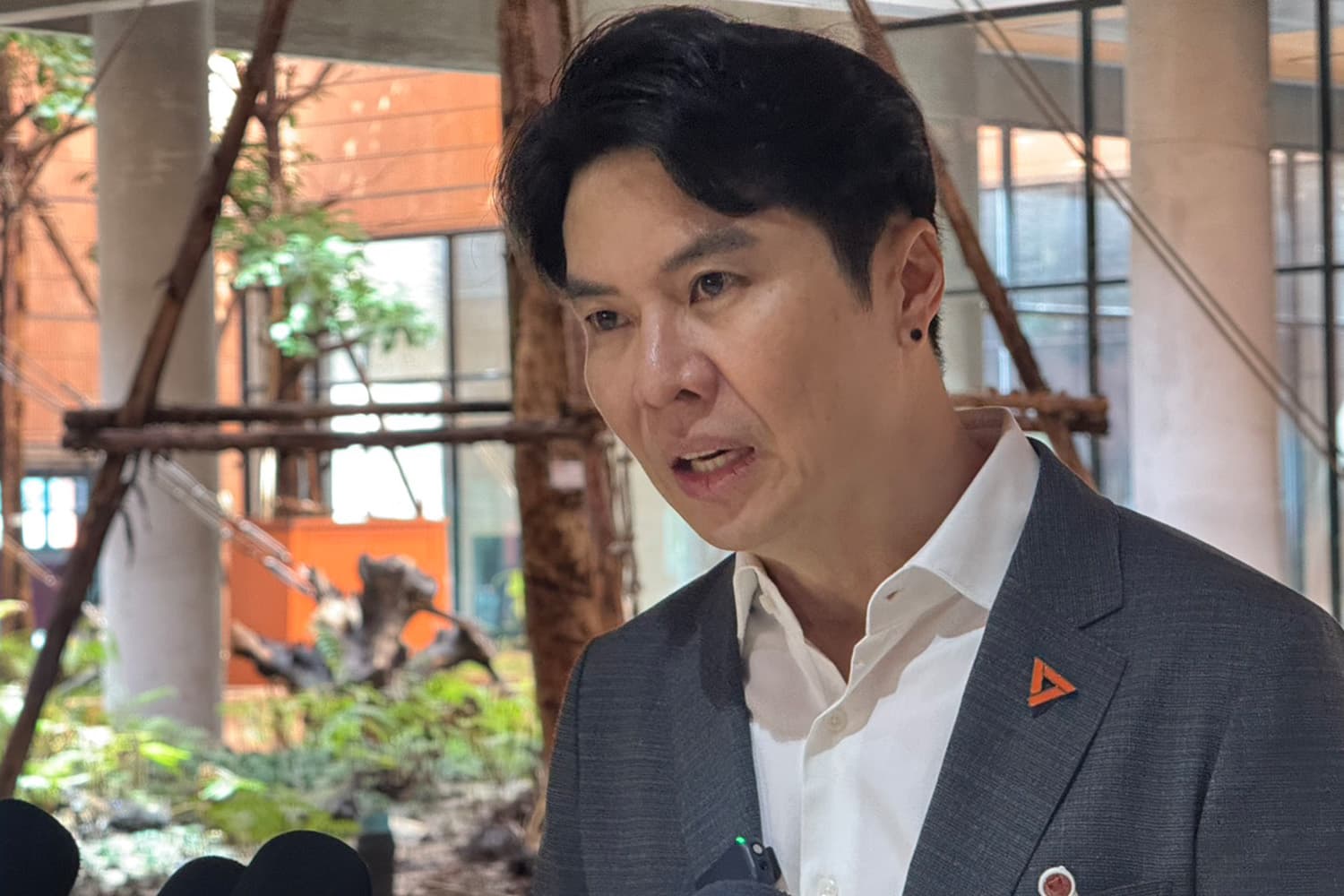 ‘ภาวุธ’ ซัด ‘TH-AI Passport’ ส่อฮั้วครั้งใหญ่ แฉกลโกงดิจิทัลโมเดลใหม่ ขนเงินอุ้ม ‘ระบอบสีน้ำเงิน’