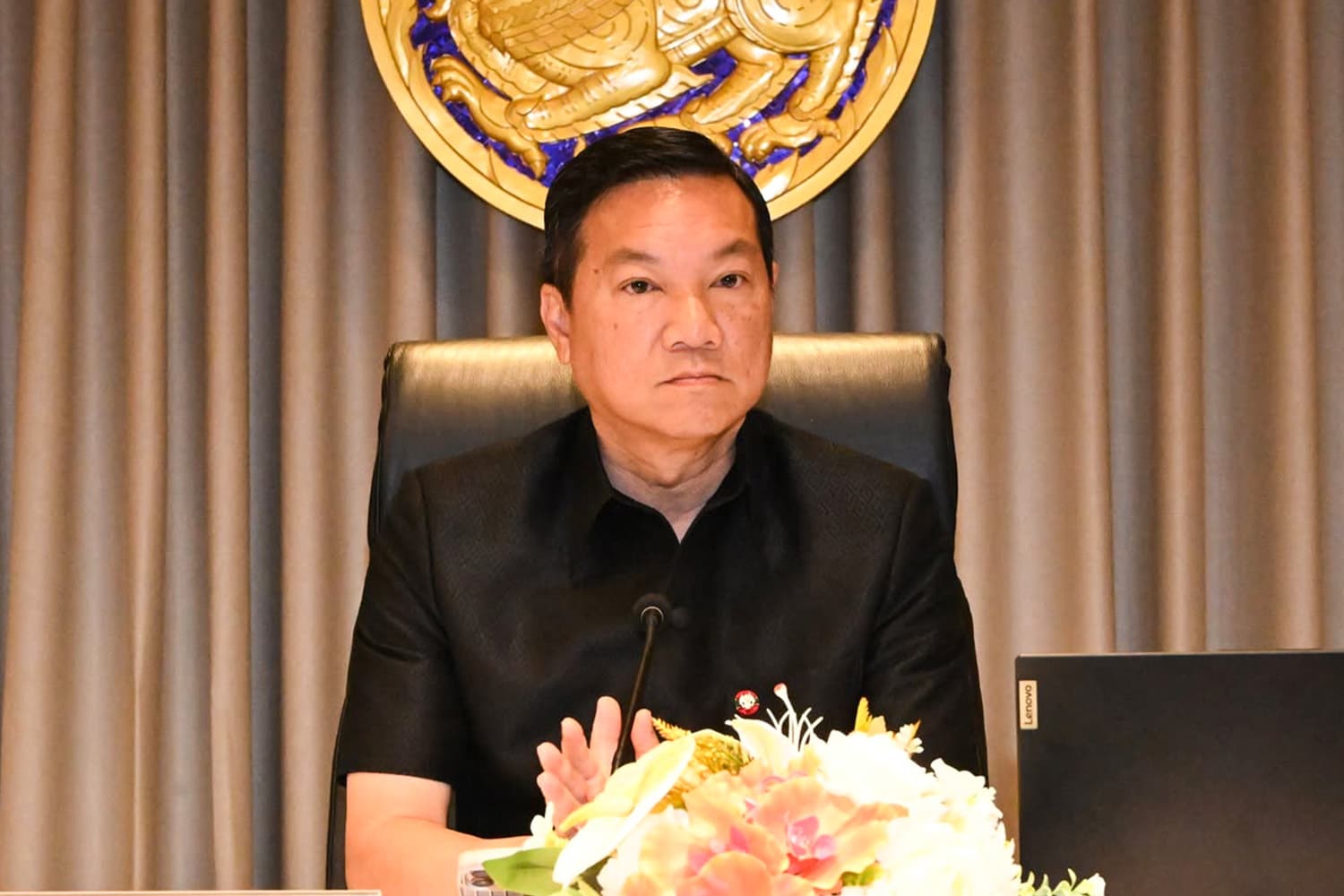เปรียบเม็ดทรายในรองเท้า ‘ปลัด มท.’ ตอบปมย้าย ‘ผู้ว่าฯ เซมเบ้’