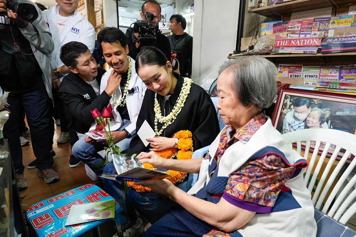 โค้งสุดท้าย ‘แพทองธาร’ ช่วยหาเสียง ‘กาดหลวง’ พบ ‘ป้าศรี’ ฝากการ์ดถึง ‘โทนี่’