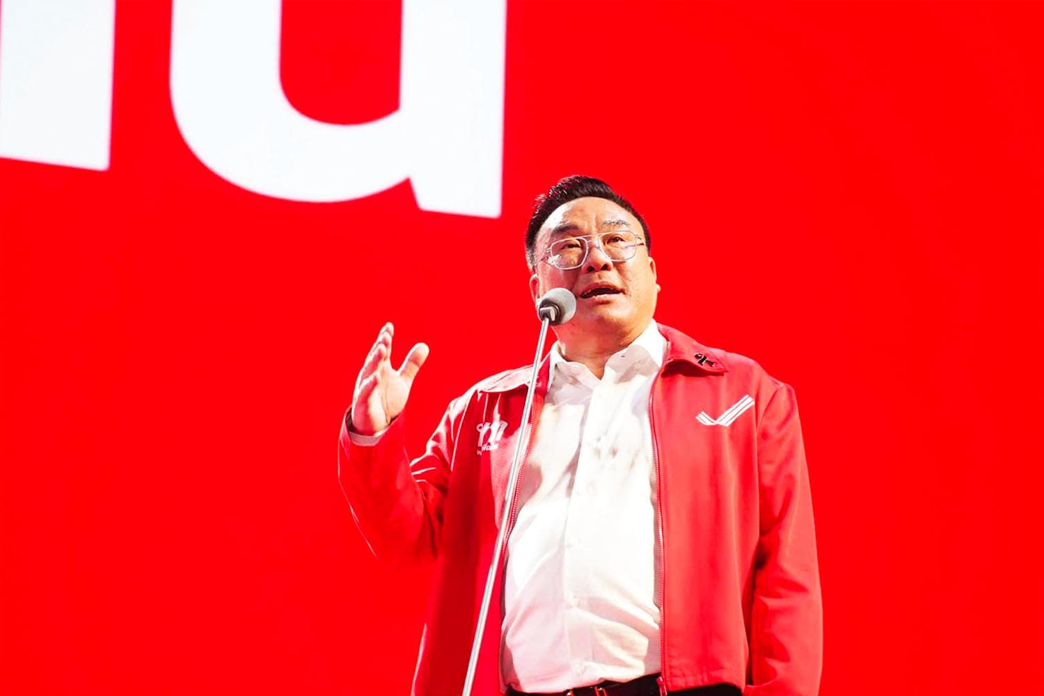 ‘เพื่อไทย’ แจกเงิน 3,000 ล้าน ตั้งเป้าเก็บภาษีได้เพิ่ม 20 % - รัฐมีรายได้เพิ่ม 200,000 ล้าน/ปี