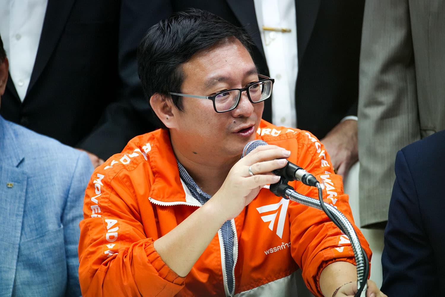Pheuthai_Move_Forward_Party_Signal_Distance_SPACEBAR_Hero_85a9f5ecf8.jpeg