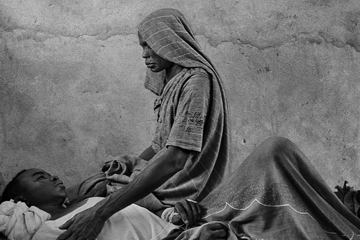 Photo_Story_James_Nachtwey_Memoria_Exhibition_SPACEBAR_Photo01_b3e43526e6.jpeg