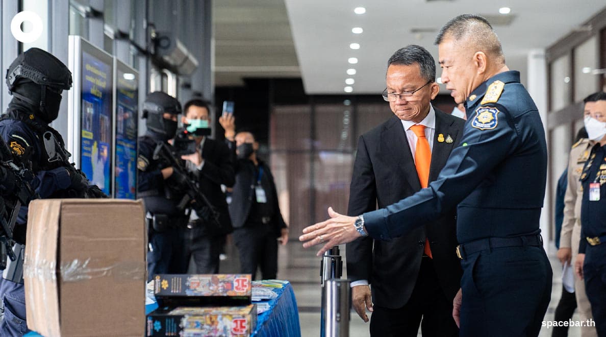 Photo_Story_Somsak_talaeng_japgum_narcotics_saelee_SPACEBAR_Photo02_ae2b9ad274.jpeg