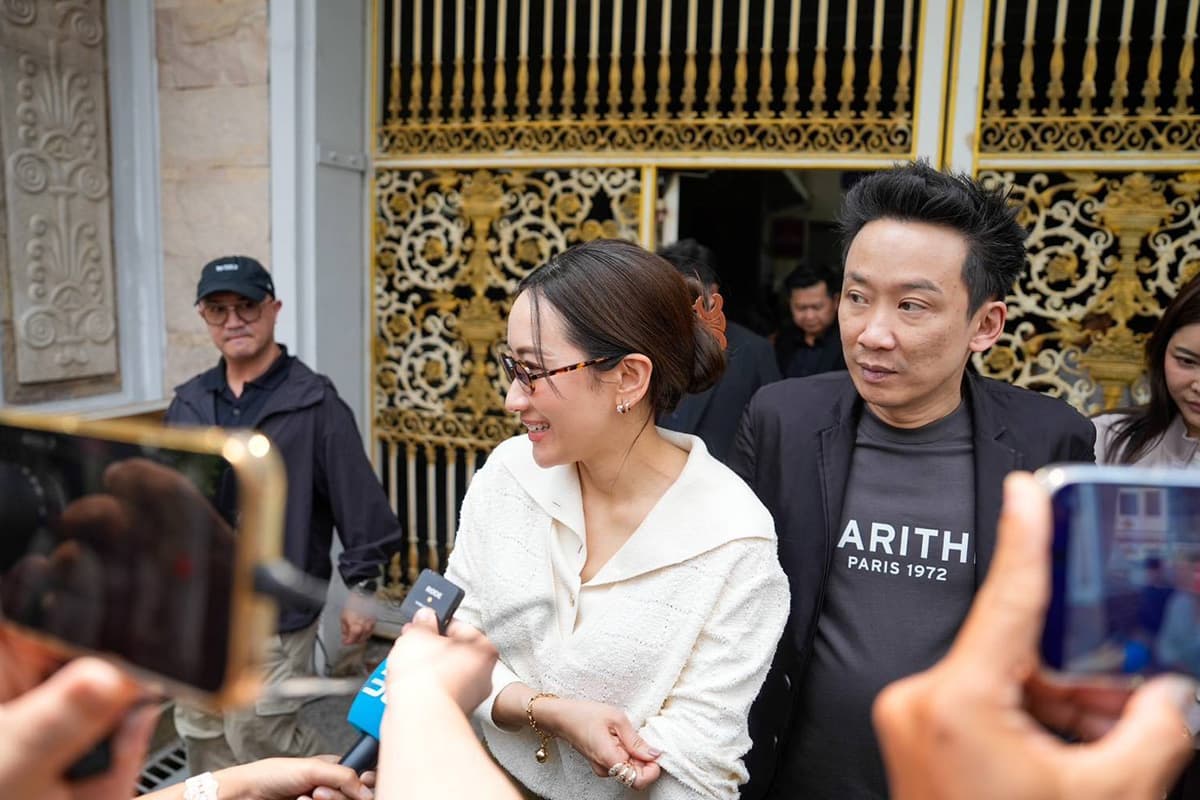 Pinthongtharn-Panthongtae-visits-Thaksin-SPACEBAR-Photo04.jpg