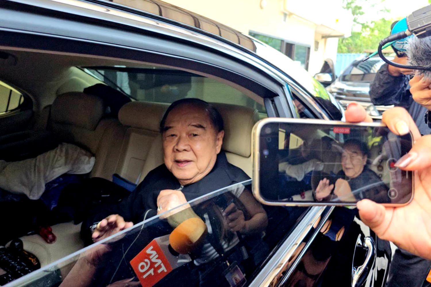 Prawit_Debate_No_Trust_president_SPACEBAR_Hero_788521e460.jpg