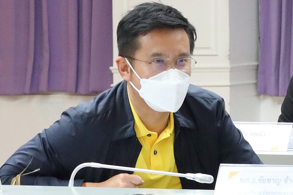 Prawit_visit_Mukdahan_to_solve_water_problems_SPACEBAR_Photo01_e08cb5f78b.jpeg
