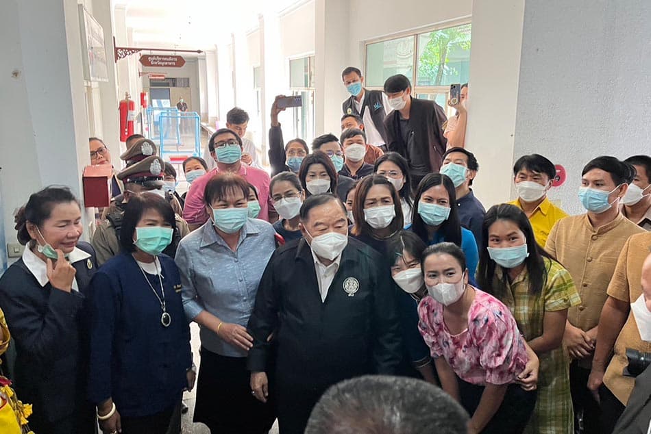 Prawit_visit_Mukdahan_to_solve_water_problems_SPACEBAR_Photo03_f3ec325756.jpeg
