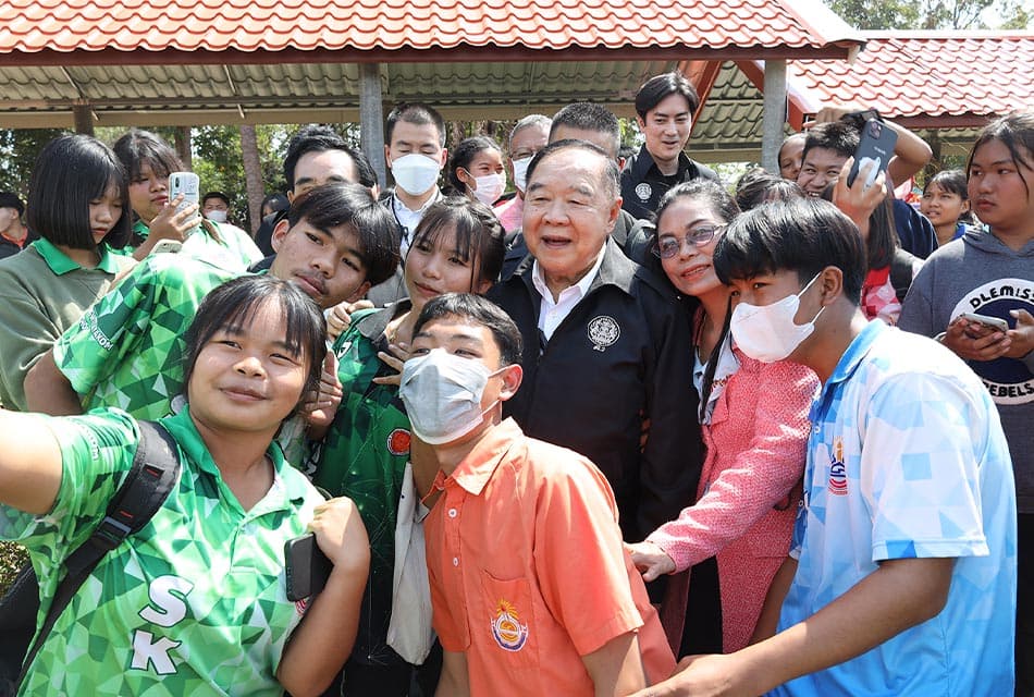 Prawit_went_to_Yasothon_Mukdahan_SPACEBAR_Thumbnail_c7213424a7.jpeg