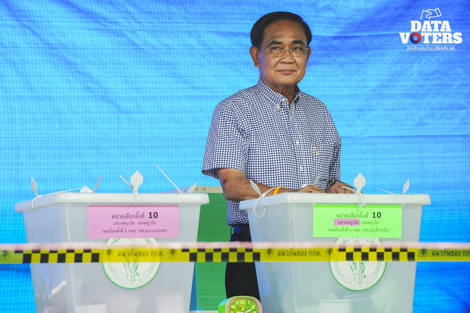 Prayut_and_family_came_out_to_vote_SPACEBAR_Hero_aa27a53427.jpeg